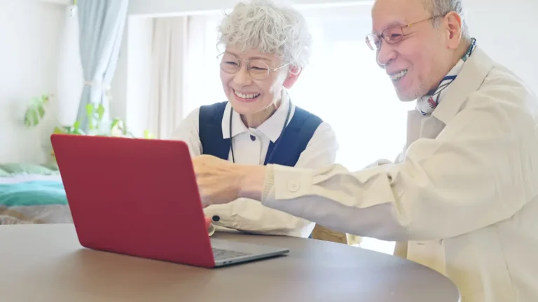 シニアが「メタバース」で終活を考える時代に！オンライン終活相談イベント「オトナフェスタ」がメタバースで開催