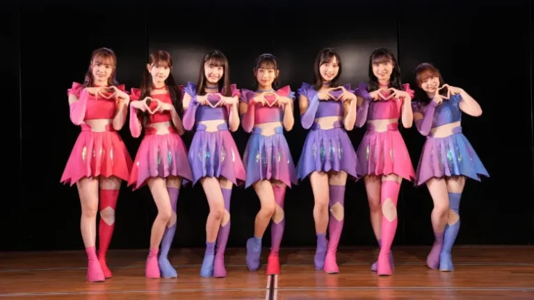 ＜ライブレポート＞AKB48初のリアル・バーチャル混合ユニット『AKB48 SURREAL』が初リアルライブを開催！RERRY（リリー）の正体も判明