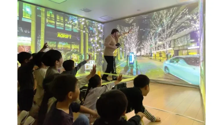 ECC、イマーシブ（没入型）英語体験が可能な幼稚園・保育園向けVRプログラム「ECCえいごVRたいけん」を提供開始
