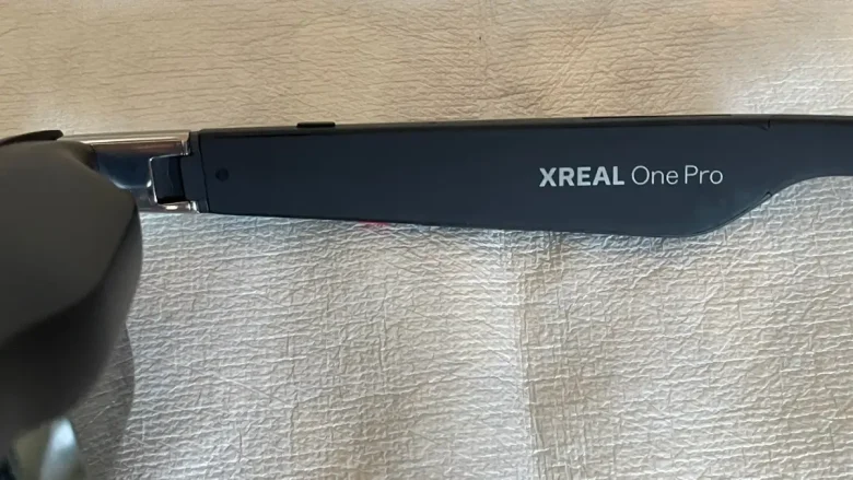 「XREAL One Pro」フレーム・ロゴ