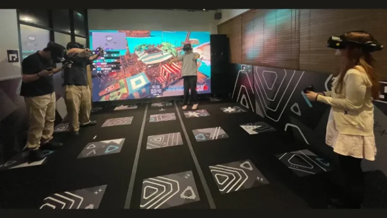 WeaverseLab、Resonite×LBEでフリーローミングコンテンツを創造するコンペ開催  – 4.5m空間を自由に歩き回るVR体験